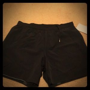 Lululemon men’s all terrain short black large